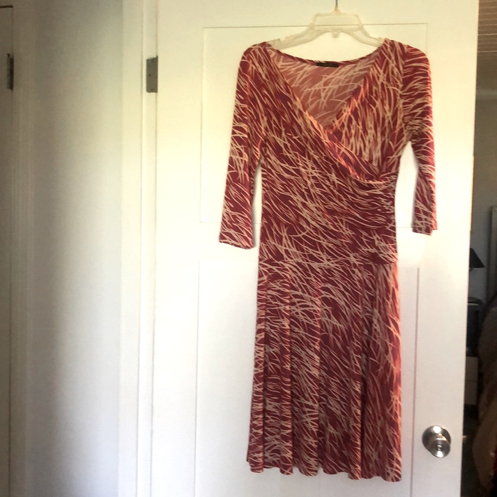 Red and white three-quarter sleeve dress size small